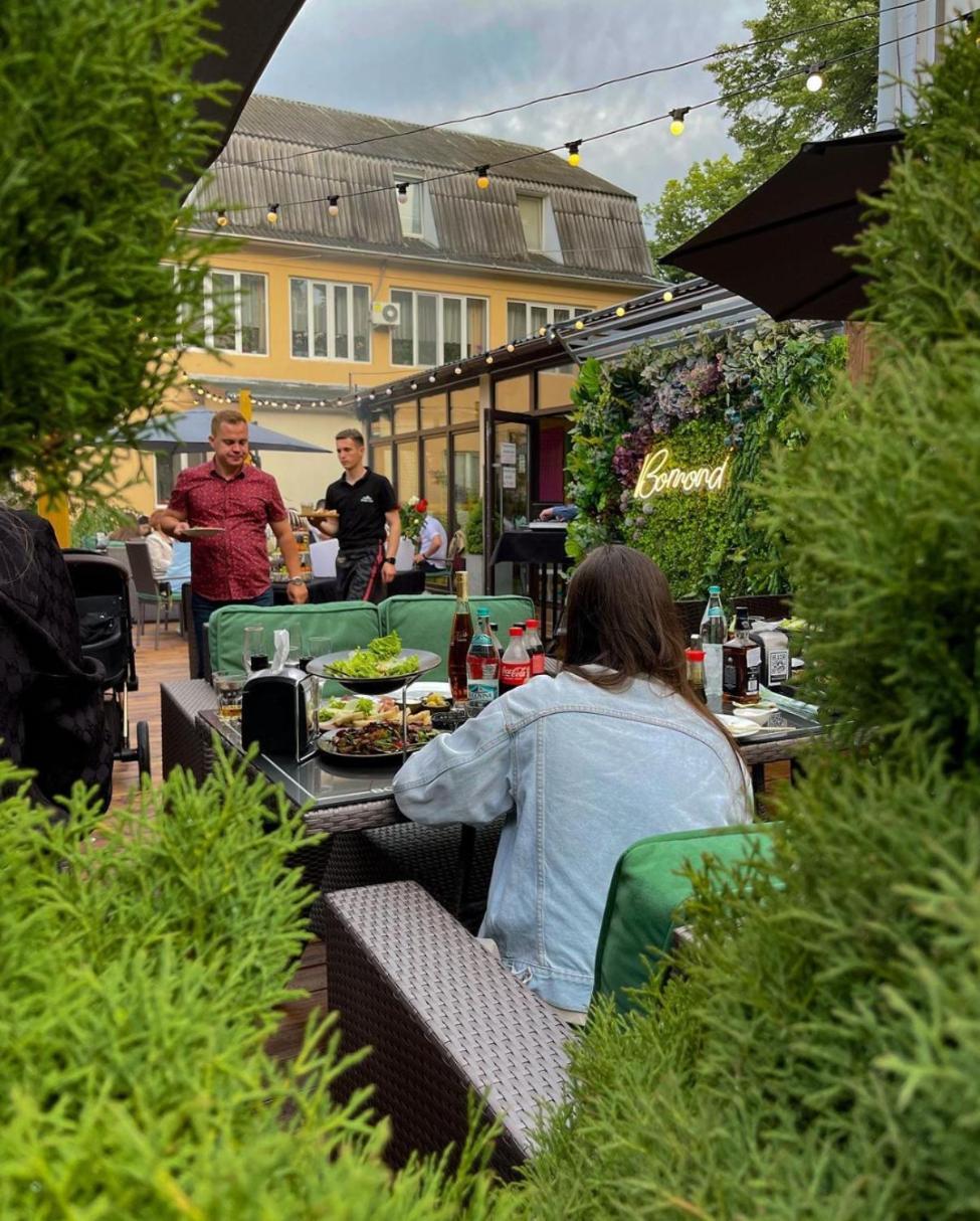 Vila Bomond Hotel Edinet Eksteriør billede